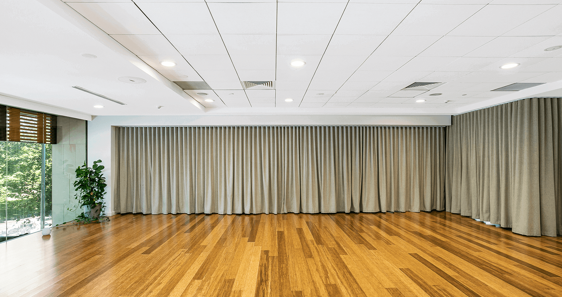 Acoustic Curtains Reduce Noise and Absorb Sound